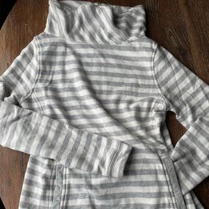 Vineyard Vines Pullover High Neck Sweatshirt